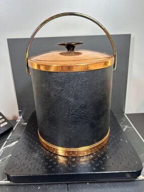 ice bucket from the 1970s - vintage Coppercraft Guild